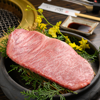 【店主の目利きで仕入れる黒毛和牛】