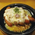 料理メニュー写真&nbsp;ねぎみそピザ・5種のウインナーサルサチーズのせ