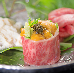 牛ロース雲丹のせロール(2貫)