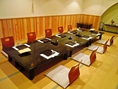 個室は4名用、6名用、8名用、20名用、50名用までございます！大人数でのお食事、宴会、ご法要にぜひご利用ください。