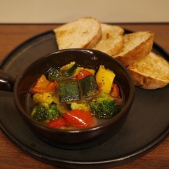 海老と野菜のアヒージョ