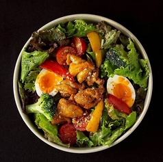 タンドリーチキンのごちそうサラダ