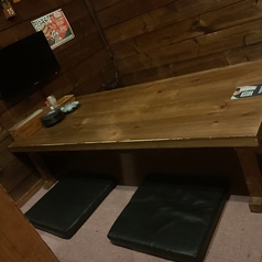 【お座敷席】癒しの呑み喰い処。靴を脱いでくつろげる空間あなたも癒されに来ませんか…？ゆったりお座敷席で小さなお子様や赤ちゃんがいても安心。ご家族でのお食事など普段使いにも◎使い勝手抜群♪