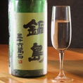 店長お勧めの日本酒【鍋島 純米三十六萬石】佐賀の銘酒です。軽快な旨味と爽やかな酸味があるバランスの良い日本酒です。