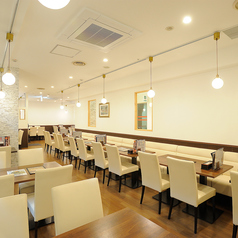 ムーンスター江坂店の特集写真