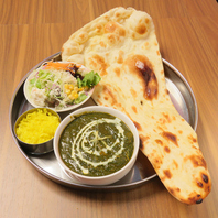 毎日食べれる！ライスかナンを選べるスタイル