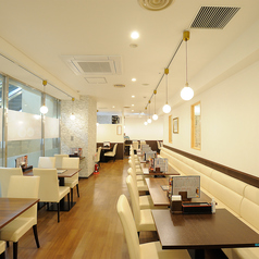 ムーンスター江坂店の特集写真