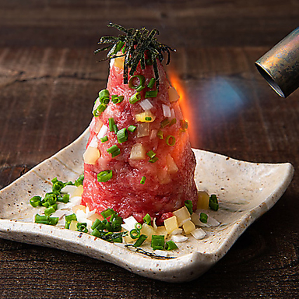 【トロたくタワー】酢飯をネギトロで覆いつくしたタワーを、目の前で炙ります！