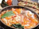 アッツアツの豆腐チゲ。本場韓国の味をどうぞ！寒い季節は特におすすめ！