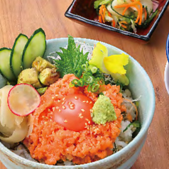 サーモンユッケ丼