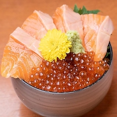 みらいサーモンとイクラのミニ親子丼