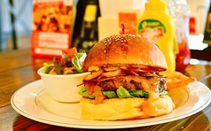 ベーコンチーズバーガーの写真