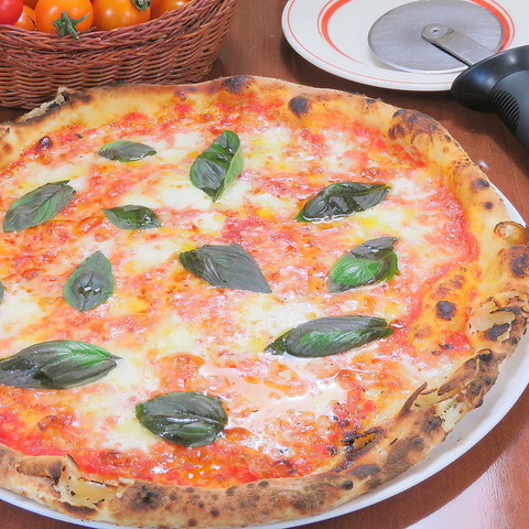 ピザ釜で焼くピザは絶品♪女性に人気のイタリアン！！女子会から宴会までOK♪