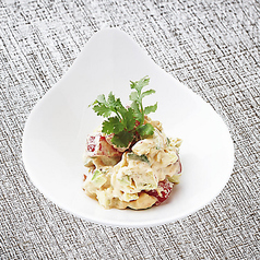 鮪とアボカドの山葵マヨネーズ和え