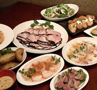 飲み放題付きコースは4,400円(税込)～