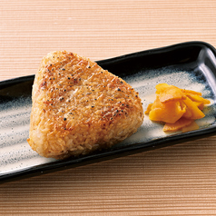 醤油とかつお節の大きな焼おにぎり