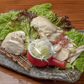 料理メニュー写真 ●淡路鶏とチシャ菜アジアンスタイル
