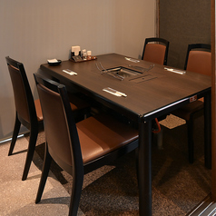 テーブル席も使い勝手が良いので人気です！