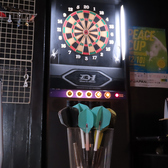 ダーツ完備の遊び心あふれる店内は、常に活気と笑顔でいっぱい！深夜3時まで営業しており、気さくなマスターが温かく迎えてくれます。お一人様でふらっと寄るのも、仲間と盛り上がるのもOKです！