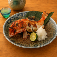 ■豪快炭火で香ばしく焼き上げる極上炉端焼きの至高逸品