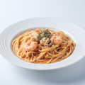 料理メニュー写真&nbsp;小海老とホタテのトマトクリームソース