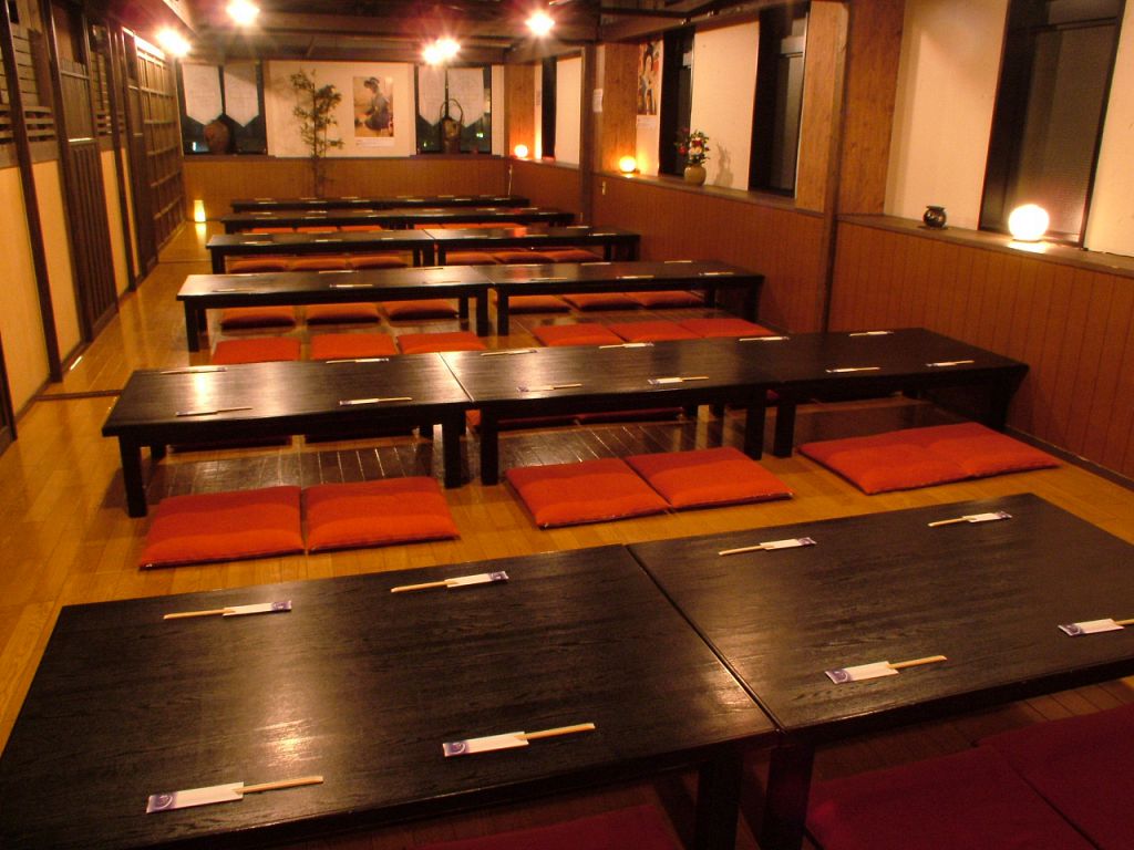 最大100名様まで収容可能！落ち着いた雰囲気と充実の料理内容が人気の理由。