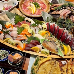 全14品で大満足！アワビ＆鮮魚のお造りの舟盛りや石焼き＆浜焼きも豊富！飲み放題付【魚均コース】6,500円の写真