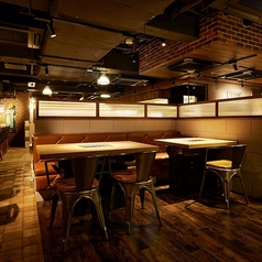 いつもよりゆったりと楽しめるソファーも兼ね備えた席です。