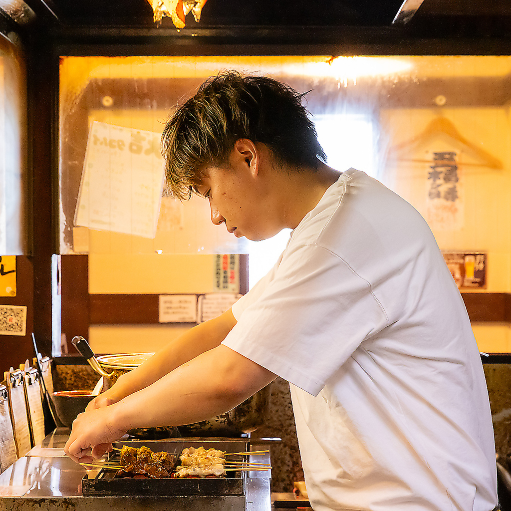 一本一本丁寧に焼き上げる串は格別！