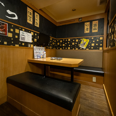 【テーブル席：2名様から最大40名様まで】