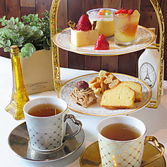 色んな種類を食べられる♪ドリンク付きアフタヌーンティ