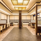 女性用お手洗いに、オムツ替え台をご用意しております。