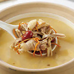 豚肚と鶏の薬膳スープ