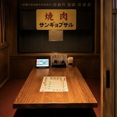 ふたりのデートでゆっくり楽しめる、落ち着いた雰囲気の個室をご用意しています。ふたりでサムギョプサルを楽しみませんか!