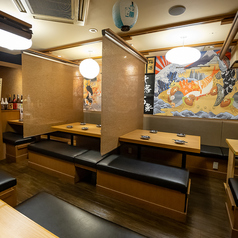 広々としたテーブル席は会社宴会などの大人数飲み会にも◎