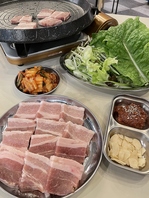 昭和レトロな店内でゆったりお食事をお楽しみください！