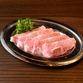 【市場直送の新鮮ホルモンとワンコインメニュー】市場直送の新鮮なホルモンを堪能できます♪コスパ良い550円(税込)からのメニューが嬉しいポイント★ホルモンミックスや黒毛和牛のゲタカルビは絶品!シマチョウやマルチョウなど、様々な部位が楽しめるこの場所で、肉好きにはたまらない体験が待っています☆