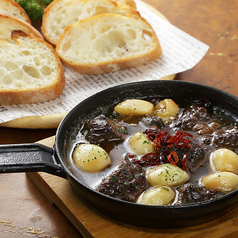 合鴨とオニオンのアヒージョ