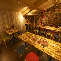 宅飲みスタイルで寛げる2階席は、貸切もできます◎