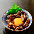料理メニュー写真 焼肝卵黄添え