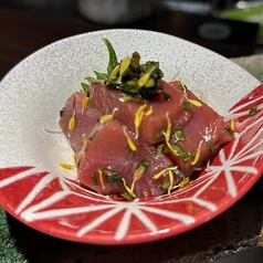 生まぐろの角盛り ニラ醤油