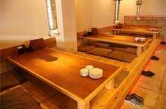 店内お座敷席のご用意もございます！ご家族様、お仕事終わりの飲み会、様々な用途でご利用ください♪