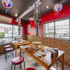 5名様用のテーブル席をご用意しております。大人数のお集まりに最適で、友人や家族とのお食事にもぴったりです◎