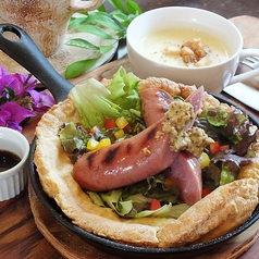 DUTCH BABY PANCAKE　ソーセージ