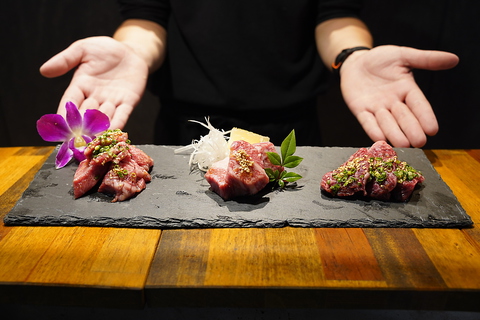 行列のできる話題の精肉店肉の尾園が手掛ける隠れ炭火焼肉店