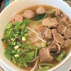 クァイティアオムーツン／豚煮込み肉入りタイラーメン（米粉麺）