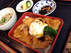 豚ロース照り焼き丼たミニうどんセット770円