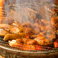 豊富な肉と充実したサイドメニューをご提供♪