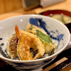 一番油！こだわりサクサク天ぷらを気軽に味わえる天丼♪