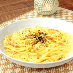 ベーコンと温泉卵のカルボナーラ